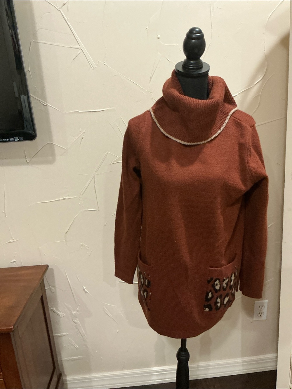 Logo tunic sweater with leopard detail